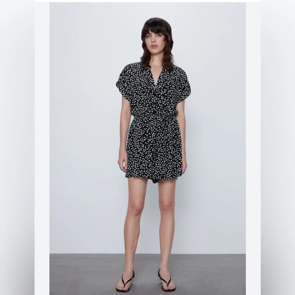 🖤 Zara Black Floral Print Flowy Short Jumpsuit/Romper